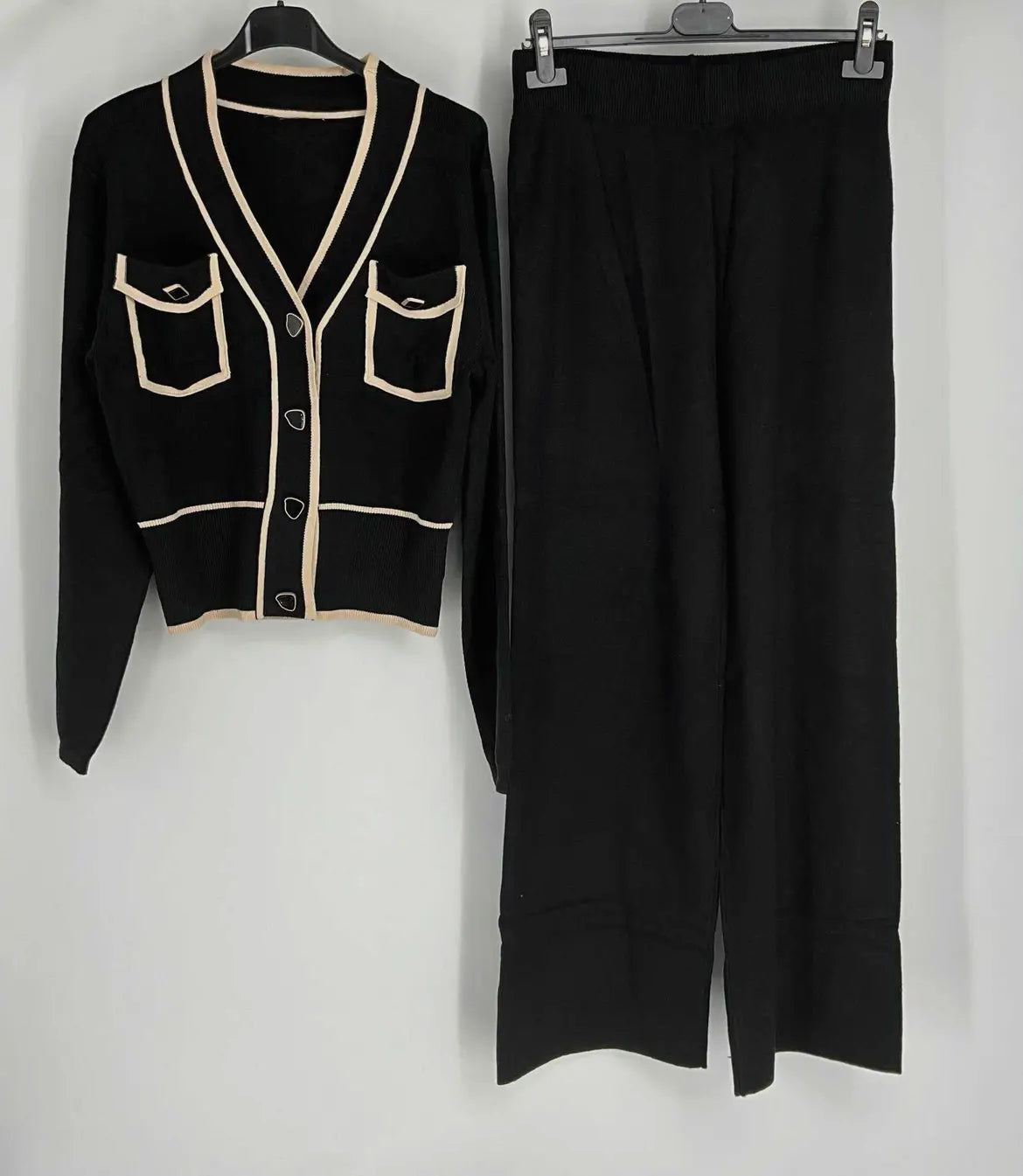 Set med tröja och byxor